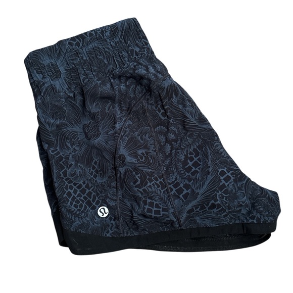 Lululemon Miles Ahead Shorts - Picture 5 of 5